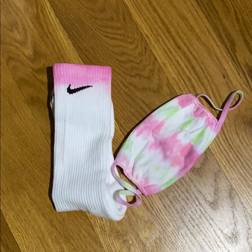 NWT Men’s Custom Tie Dye Nike Dri-Fit Socks W Mask